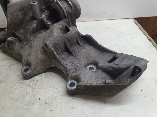 bontott VW PASSAT B5 Generátor Tartó Bak