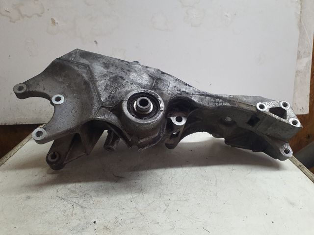 bontott VW PASSAT B5 Generátor Tartó Bak