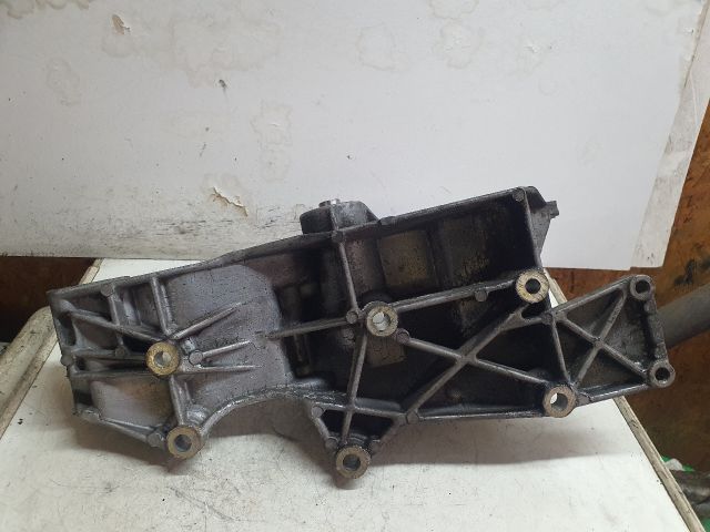 bontott VW PASSAT B5 Generátor Tartó Bak