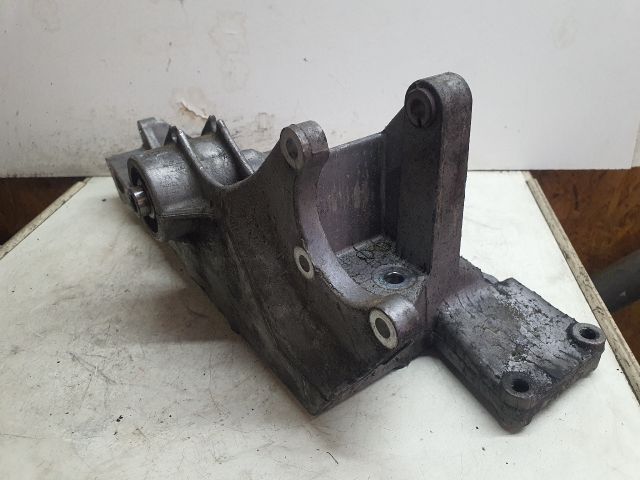 bontott VW PASSAT B5 Generátor Tartó Bak