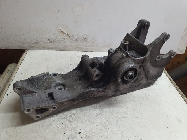 bontott VW PASSAT B5 Generátor Tartó Bak