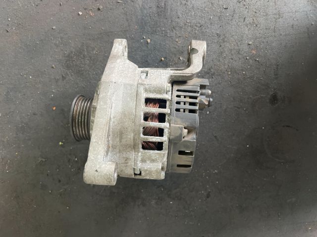 bontott VW PASSAT B5 Generátor