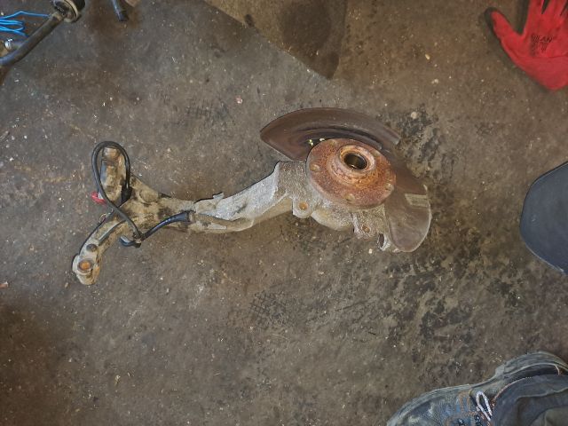 bontott VW PASSAT B5 Jobb első Csonkállvány Kerékaggyal