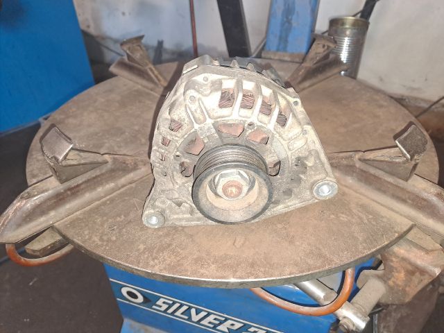 bontott VW PASSAT B5 Generátor