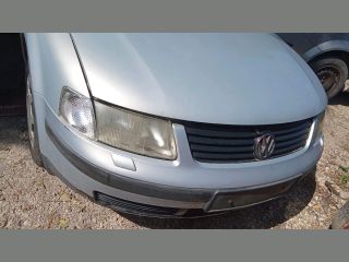 bontott VW PASSAT B5 Bal első Féknyereg Munkahengerrel