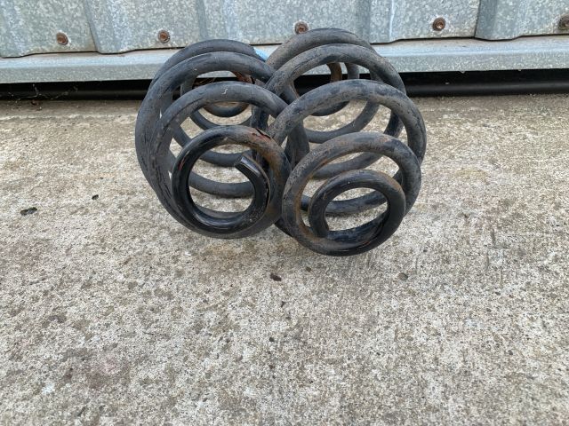 bontott VW PASSAT B5 Hátsó Rugó Pár