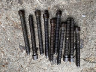 bontott VW PASSAT B5 Hengerfej Csavar