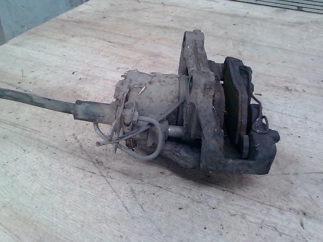 bontott VW PASSAT B5 Jobb első Féknyereg Munkahengerrel