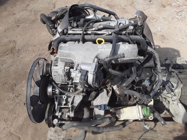 bontott VW PASSAT B5 Motor (Fűzött blokk hengerfejjel)