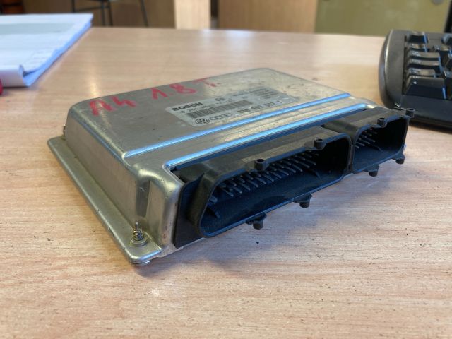 bontott VW PASSAT B5 Motorvezérlő