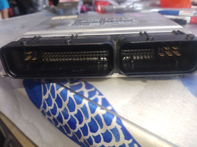 bontott VW PASSAT B5 Motorvezérlő