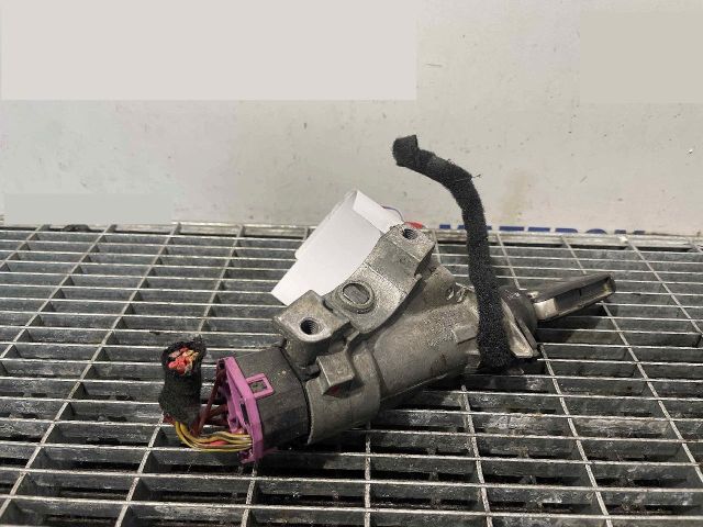 bontott VW PASSAT B5 Gyújtáskapcsoló