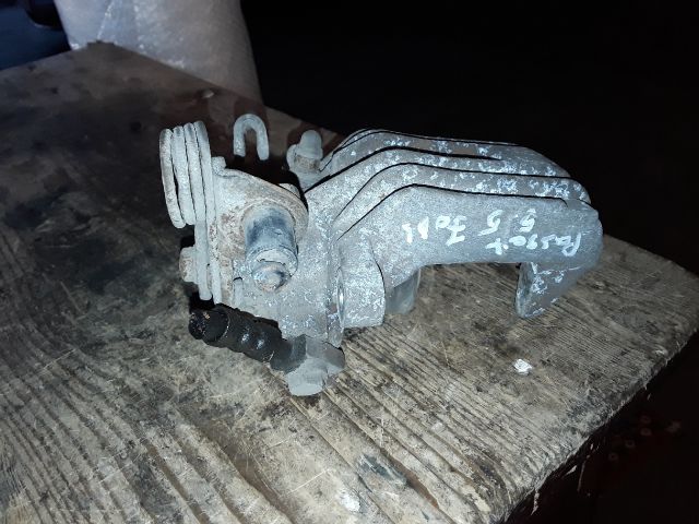 bontott VW PASSAT B5 Jobb hátsó Féknyereg Munkahengerrel