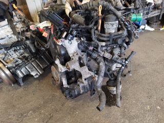 bontott VW PASSAT B5 Motor (Fűzött blokk hengerfejjel)