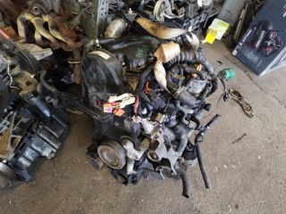 bontott VW PASSAT B5 Motor (Fűzött blokk hengerfejjel)