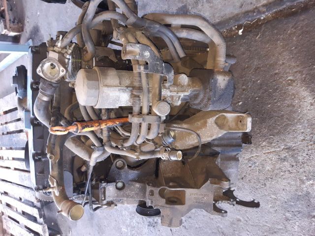 bontott VW PASSAT B5 Motor (Fűzött blokk hengerfejjel)