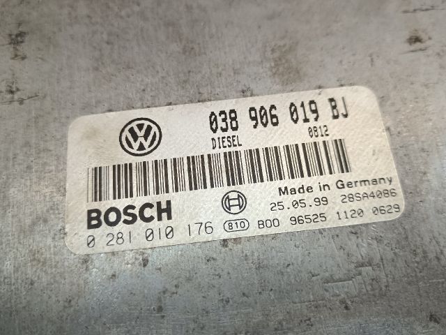 bontott VW PASSAT B5 Motorvezérlő