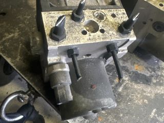 bontott VW PASSAT B5 ABS Kocka