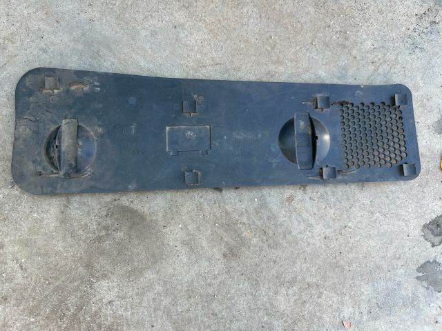 bontott VW PASSAT B5 Akkumulátor Fedél