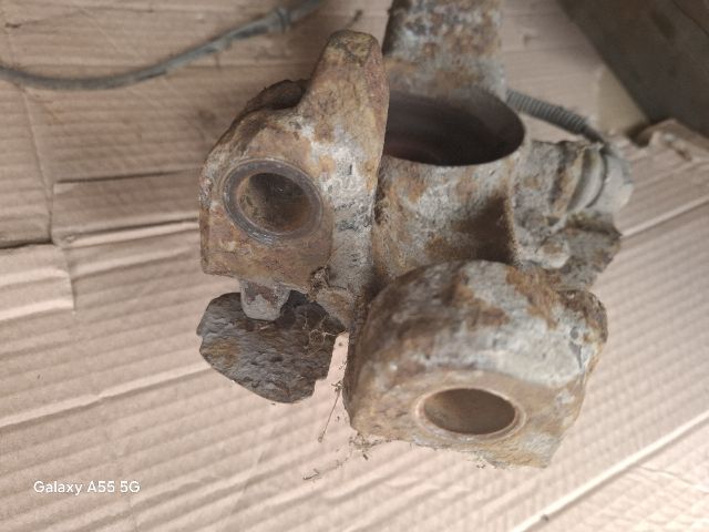 bontott VW PASSAT B5 Bal első Csonkállvány Kerékaggyal