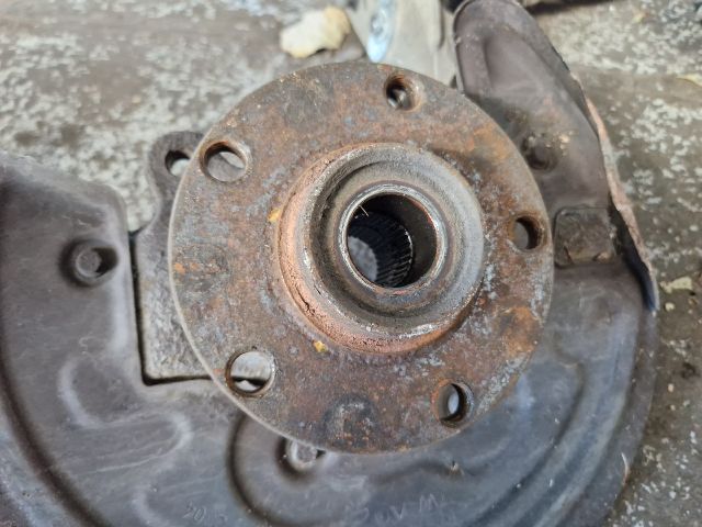 bontott VW PASSAT B5 Bal első Csonkállvány Kerékaggyal