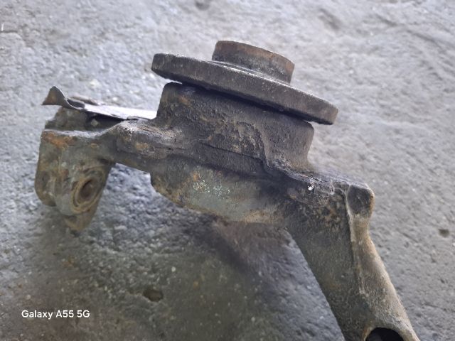 bontott VW PASSAT B5 Bal első Csonkállvány Kerékaggyal