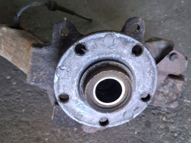 bontott VW PASSAT B5 Bal első Csonkállvány Kerékaggyal