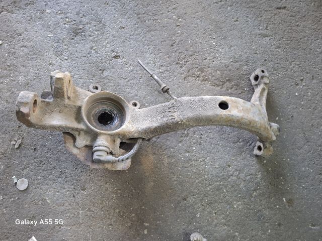 bontott VW PASSAT B5 Bal első Csonkállvány Kerékaggyal