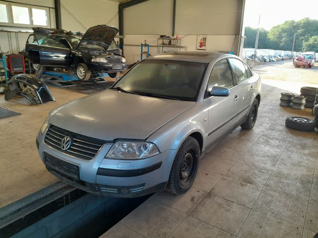 bontott VW PASSAT B5 Bal első Csonkállvány Kerékaggyal