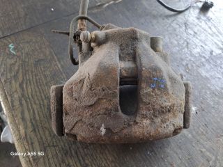 bontott VW PASSAT B5 Bal első Féknyereg Munkahengerrel