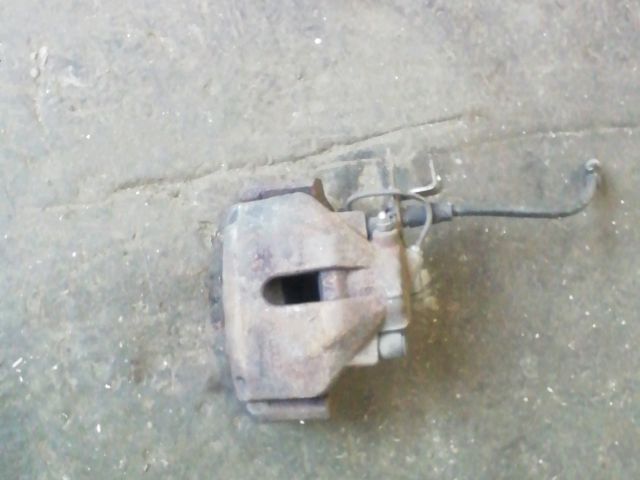 bontott VW PASSAT B5 Bal első Féknyereg Munkahengerrel