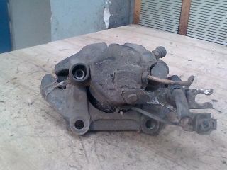 bontott VW PASSAT B5 Bal első Féknyereg Munkahengerrel