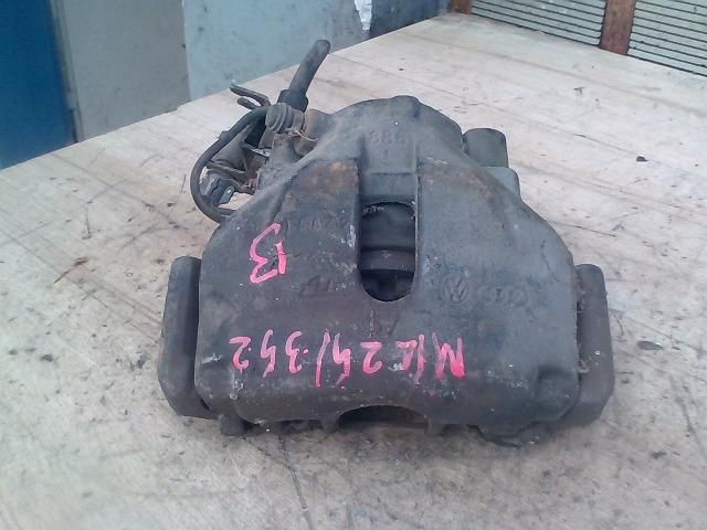 bontott VW PASSAT B5 Bal első Féknyereg Munkahengerrel