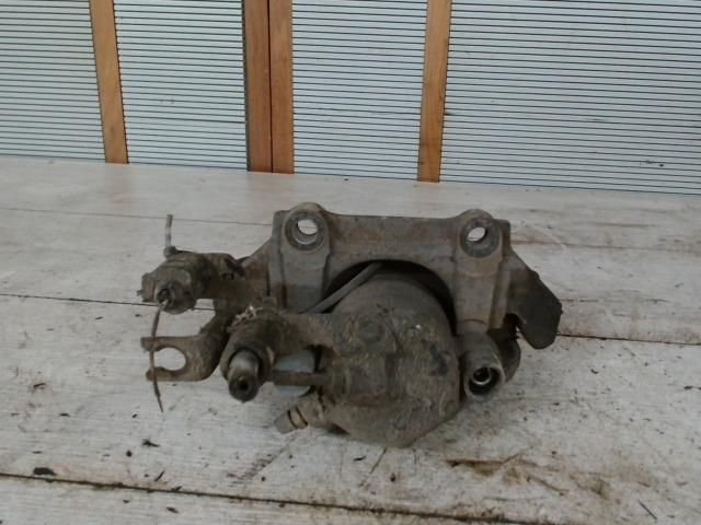 bontott VW PASSAT B5 Bal első Féknyereg Munkahengerrel