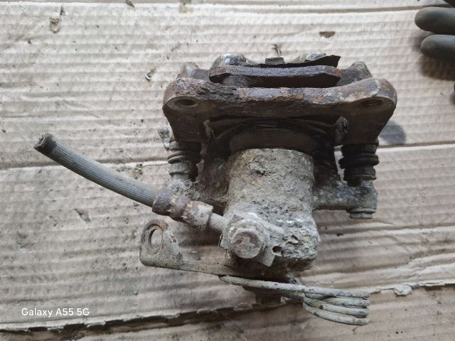 bontott VW PASSAT B5 Bal hátsó Féknyereg Munkahengerrel