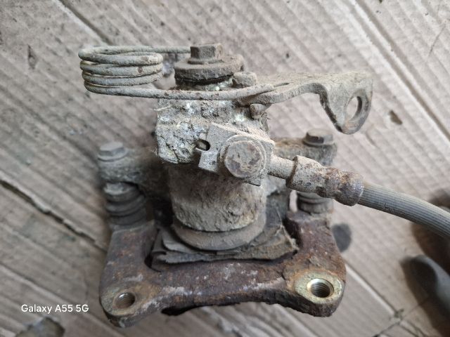 bontott VW PASSAT B5 Bal hátsó Féknyereg Munkahengerrel