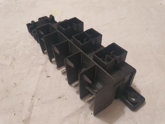 bontott VW PASSAT B5 Biztosítéktábla Motortér