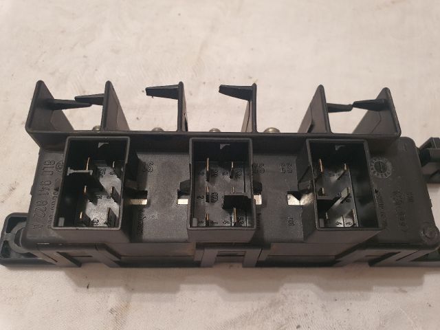 bontott VW PASSAT B5 Biztosítéktábla Motortér