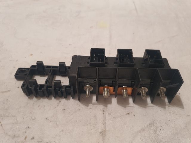 bontott VW PASSAT B5 Biztosítéktábla Motortér