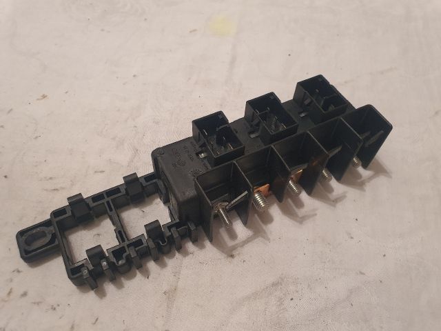 bontott VW PASSAT B5 Biztosítéktábla Motortér