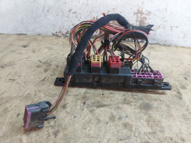 bontott VW PASSAT B5 Biztosítéktábla Motortér