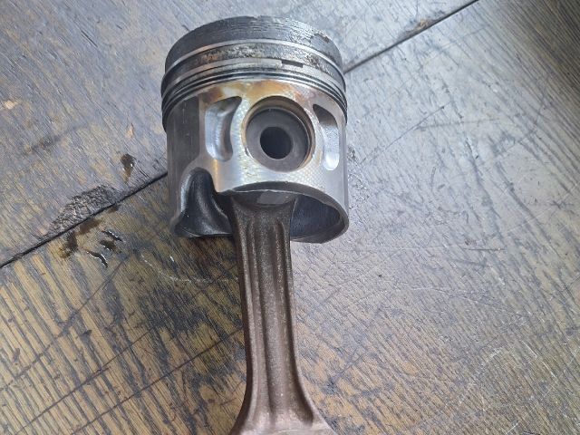 bontott VW PASSAT B5 Dugattyú és Hajtókar