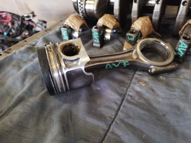 bontott VW PASSAT B5 Dugattyú és Hajtókar