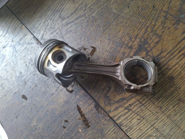 bontott VW PASSAT B5 Dugattyú és Hajtókar