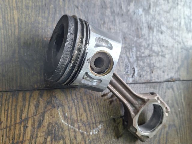 bontott VW PASSAT B5 Dugattyú és Hajtókar