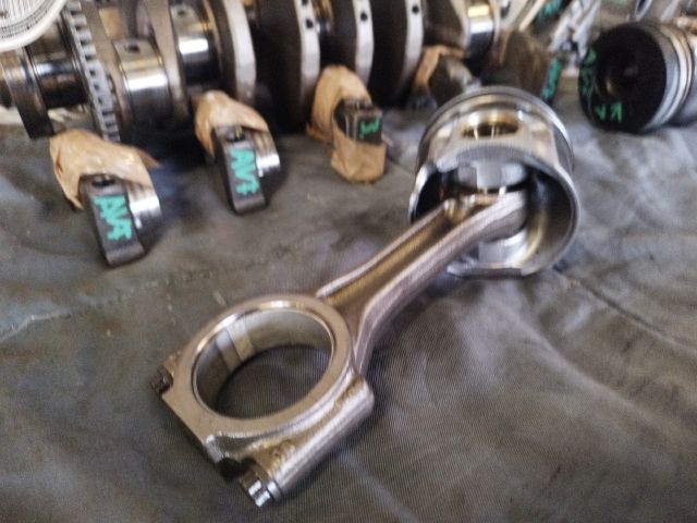 bontott VW PASSAT B5 Dugattyú és Hajtókar