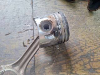 bontott VW PASSAT B5 Dugattyú és Hajtókar