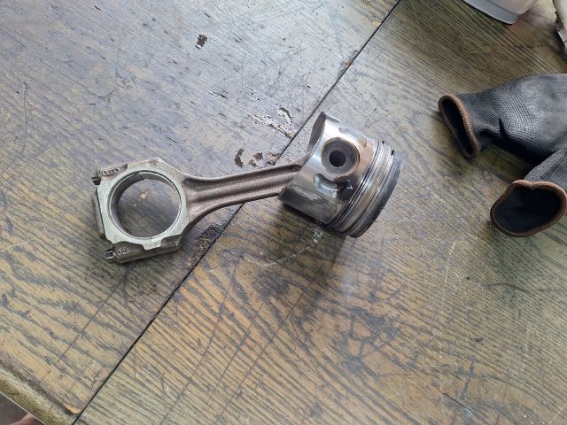 bontott VW PASSAT B5 Dugattyú és Hajtókar