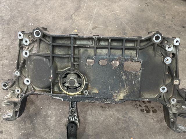 bontott VW PASSAT B5 Első Bölcső