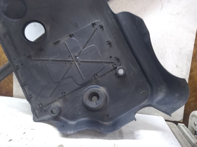 bontott VW PASSAT B5 Felső Motorburkolat